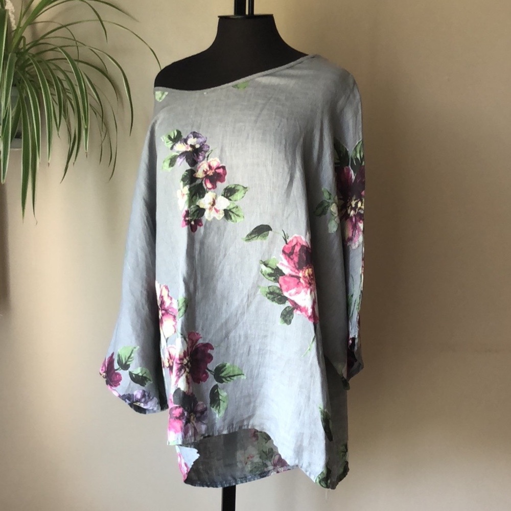 Beautiful oversized linen floral tunic